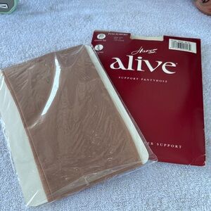 Hanes Alive Support Pantyhose in Tan